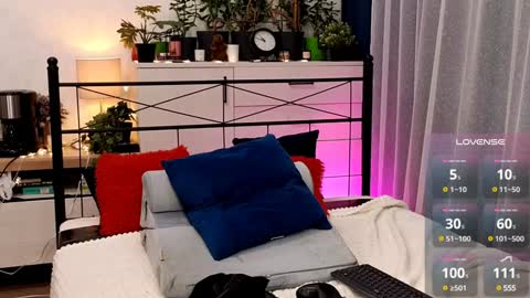 OliSunny Olivia online show from December 31, 2024, 9:10 am