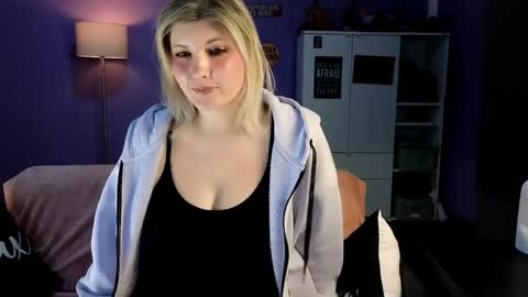 OliSunny Olivia online show from April 19, 2026, 4:50 pm