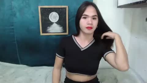 oliva_red online show from September 16, 2025, 7:53 am