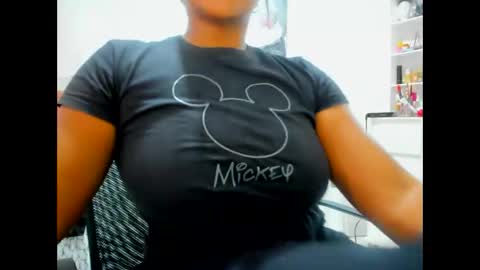 olivahot30 online show from December 23, 2024, 8:14 pm