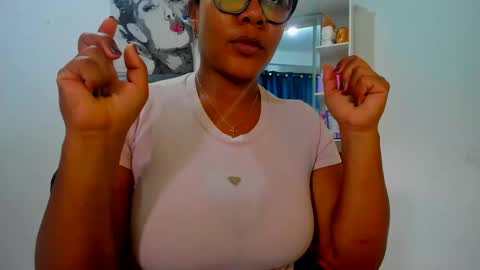 olivahot30 online show from September 11, 2025, 3:56 pm