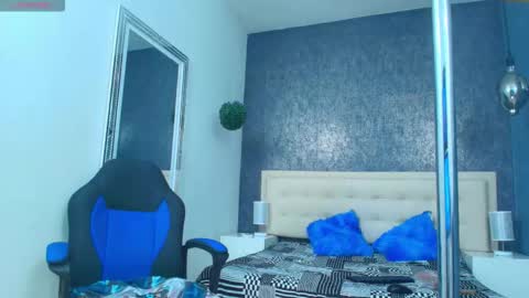 Oliver  online show from November 17, 2025, 11:32 pm