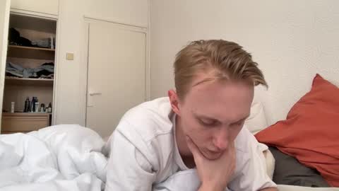 Oliver and Thomas online show from September 26, 2025, 1:04 pm