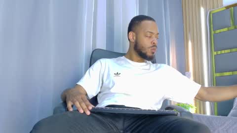 Oliver online show from April 4, 2026, 7:44 pm