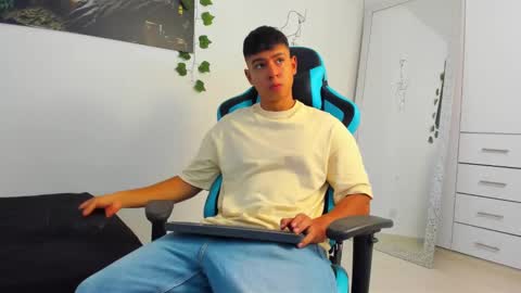 Oliver bray online show from March 9, 2025, 3:05 pm