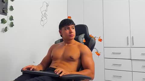 Snapshot of oliver_bray chatting on February 13, 2026, 3:24 am Oliver bray online show from February 13, 2026, 3:24 am