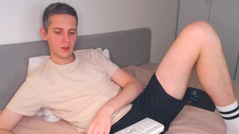 Oliver online show from December 20, 2025, 5:09 pm