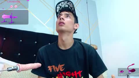 Oliver  Smith online show from February 1, 2025, 3:50 pm