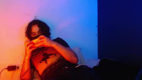 oliver_laid_2023 online show from December 31, 2024, 6:59 am