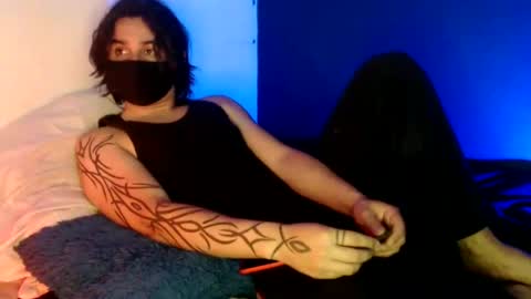 oliver_laid_2023 online show from January 12, 2025, 8:36 pm