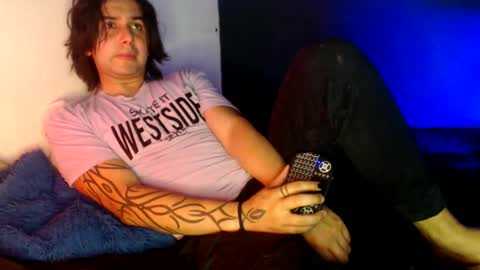 oliver_laid_2023 online show from January 18, 2025, 6:03 am