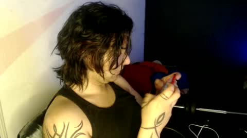 oliver_laid_2023 online show from February 8, 2025, 7:15 am