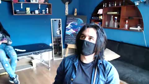 oliver_laid_2023 online show from September 20, 2025, 9:05 pm