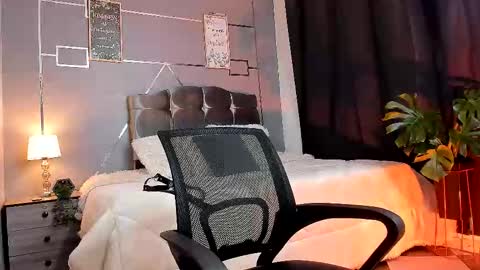 Snapshot of oliver_mr_ chatting on November 15, 2025, 7:32 pm oliver mr online show from November 15, 2025, 7:32 pm