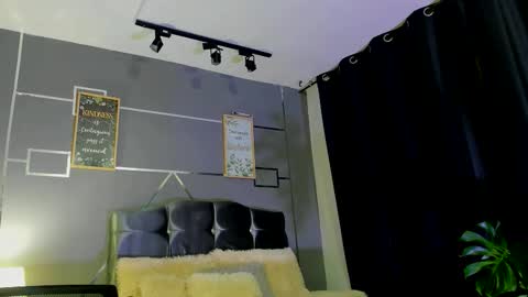 Snapshot of oliver_mr_ chatting on November 24, 2025, 8:30 pm oliver mr online show from November 24, 2025, 8:30 pm