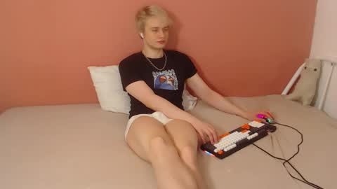 Oliver online show from April 3, 2026, 12:52 am