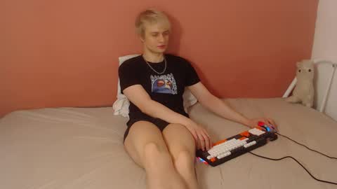 Oliver online show from April 14, 2026, 1:00 am