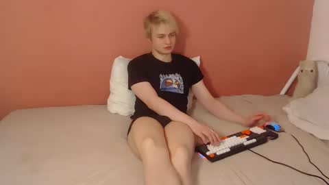 Snapshot of oliver_sweet_ chatting on April 22, 2026, 1:30 am Oliver online show from April 22, 2026, 1:30 am