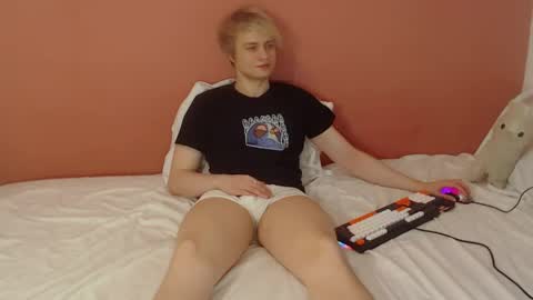 Snapshot of oliver_sweet_ chatting on May 20, 2026, 2:07 am Oliver online show from May 20, 2026, 2:07 am