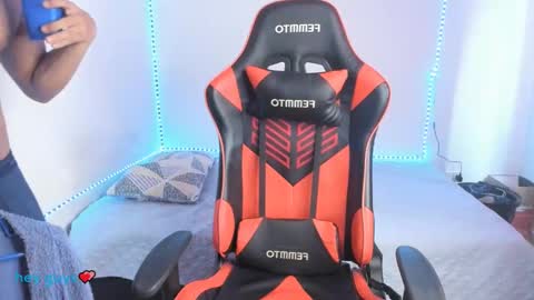 oliver thompsson online show from December 7, 2024, 2:24 pm