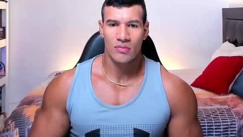 oliver_tommy online show from September 15, 2025, 1:44 pm