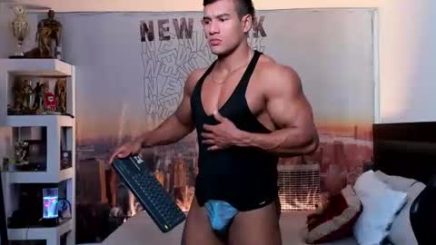 oliver_tommy online show from October 5, 2025, 12:58 pm