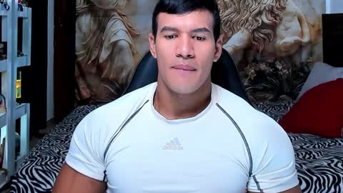 oliver_tommy online show from November 3, 2025, 12:39 pm