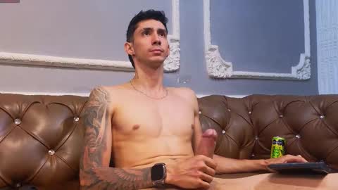 Oliver bennet online show from November 18, 2025, 11:26 pm