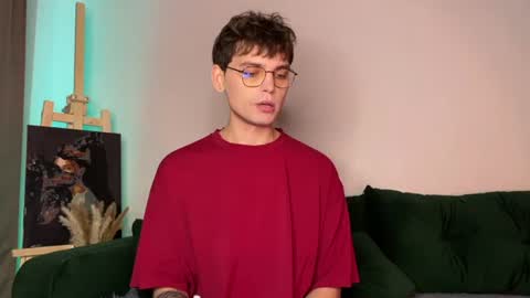 Snapshot of oliverlawrence chatting on July 3, 2026, 9:05 am oliverlawrence online show from July 3, 2026, 9:05 am