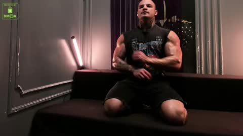 Snapshot of oliversport chatting on March 1, 2025, 3:38 pm OliverSport online show from March 1, 2025, 3:38 pm