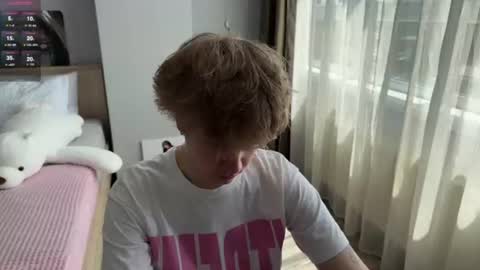Snapshot of olivertasty chatting on June 15, 2026, 8:27 am oliver online show from June 15, 2026, 8:27 am