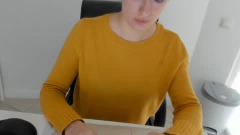 olivia__dream online show from June 4, 2026, 6:41 am