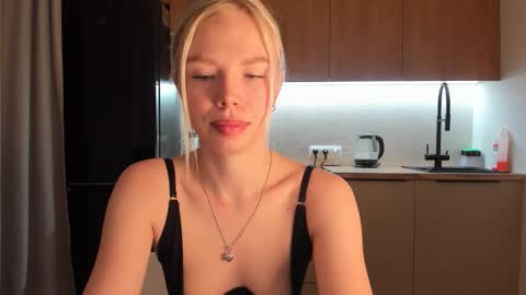 Snapshot of olivia_bells chatting on February 5, 2025, 9:29 pm Olivia 3 online show from February 5, 2025, 9:29 pm