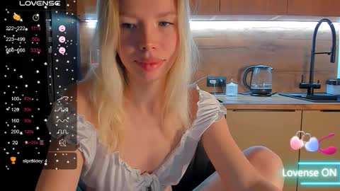 Olivia 3 online show from December 22, 2025, 10:07 pm