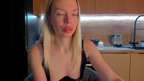 Olivia 3 online show from January 17, 2026, 10:35 pm