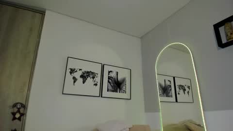 Olivia Collins online show from January 18, 2026, 12:09 pm