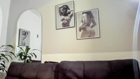 Olivia Collins online show from May 18, 2026, 11:27 am