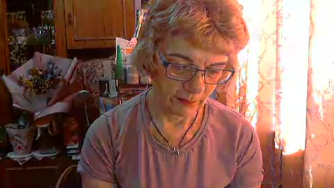 Snapshot of olivia_mia25 chatting on March 29, 2026, 12:27 pm Olivia Mia online show from March 29, 2026, 12:27 pm