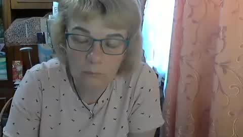 Snapshot of olivia_mia25 chatting on May 6, 2026, 7:35 am Olivia Mia online show from May 6, 2026, 7:35 am