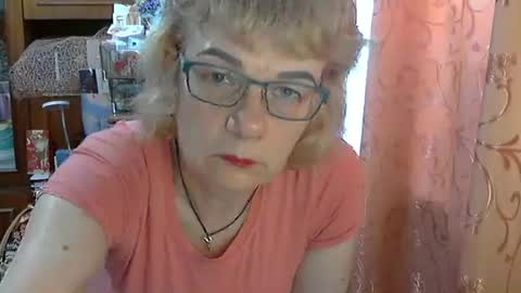 Snapshot of olivia_mia25 chatting on May 7, 2026, 8:20 am Olivia Mia online show from May 7, 2026, 8:20 am