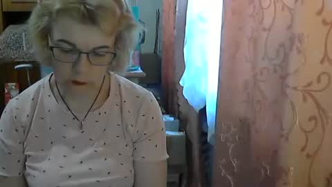 Snapshot of olivia_mia25 chatting on May 8, 2026, 8:41 am Olivia Mia online show from May 8, 2026, 8:41 am