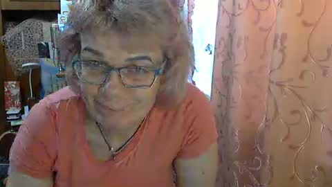 Snapshot of olivia_mia25 chatting on May 16, 2026, 6:54 am Olivia Mia online show from May 16, 2026, 6:54 am