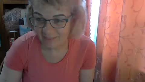 Snapshot of olivia_mia25 chatting on May 20, 2026, 10:21 am Olivia Mia online show from May 20, 2026, 10:21 am