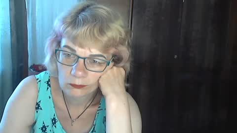 Snapshot of olivia_mia25 chatting on July 13, 2026, 8:28 am Olivia Mia online show from July 13, 2026, 8:28 am