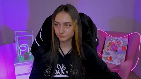 olivia_norton_ online show from October 16, 2025, 1:12 pm