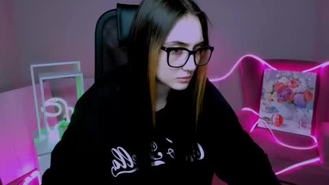 olivia_norton_ online show from November 25, 2025, 3:12 pm