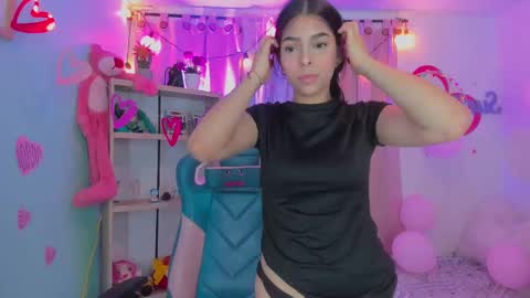 olivia_pretty_ online show from February 22, 2025, 6:41 pm