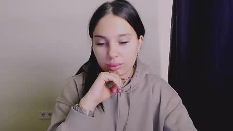 Olivia online show from September 29, 2025, 3:44 am