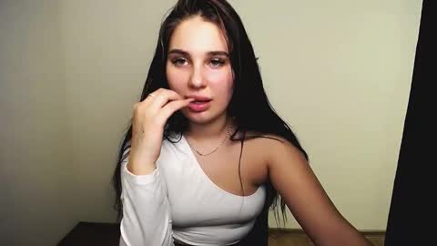 Snapshot of olivia_red_ chatting on November 26, 2025, 9:27 pm Olivia online show from November 26, 2025, 9:27 pm