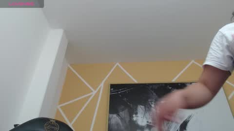 Olivia online show from October 19, 2025, 1:01 pm